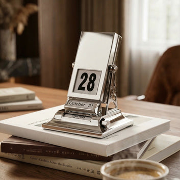 Timeless Rotating Desk Date Keeper